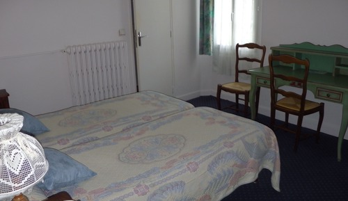 Habitación con 2 camas individuales