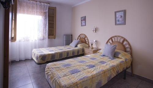 Habitación con 2 camas individuales
