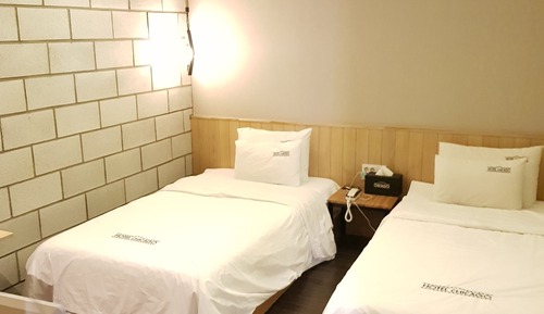 Habitación con 2 camas individuales