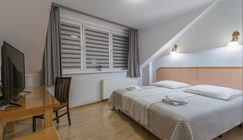 Habitación clásica con 2 camas individuales, baño privado