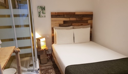 Habitación doble, baño compartido (Coqueta 8, Shower in Room)