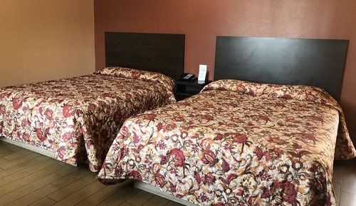 Habitación clásica doble, 2 camas de matrimonio, frigorífico y microondas