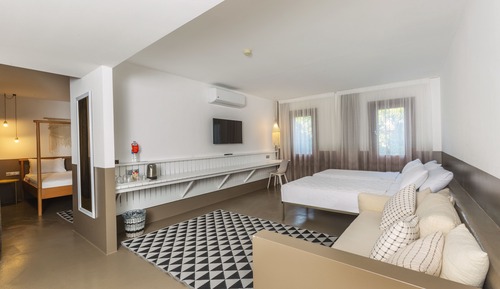 2 Bedroom Deluxe Room, Balcony, Pool View