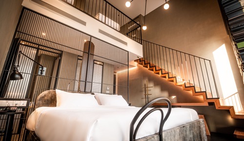 Loft (THE ENTOURAGE)
