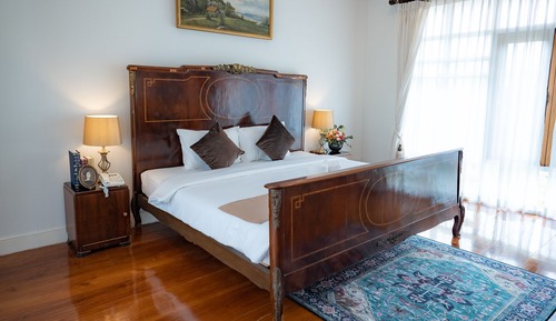 Grand Pool Suite