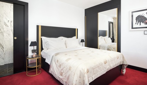 Standard Queen Room 