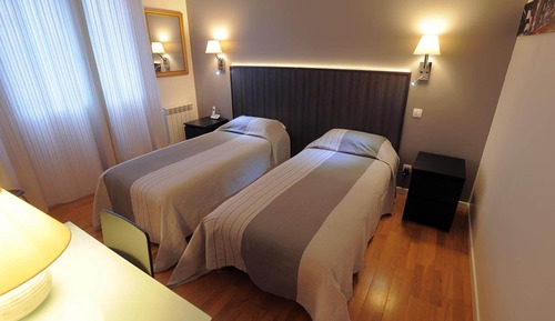 Habitación con 2 camas individuales