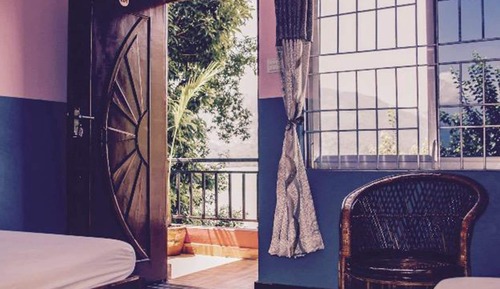 Habitación básica con 1 cama doble o 2 individuales