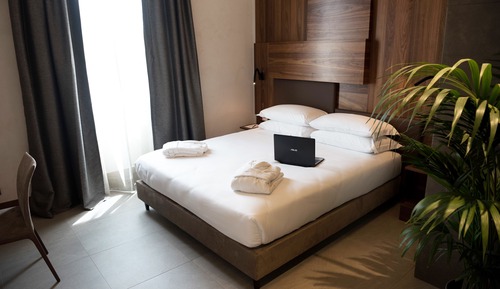 Suite, 1 cama de matrimonio grande con sofá cama