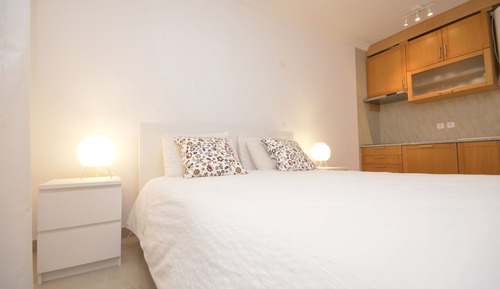 Estudio, 1 cama doble, cocina básica (Block E )