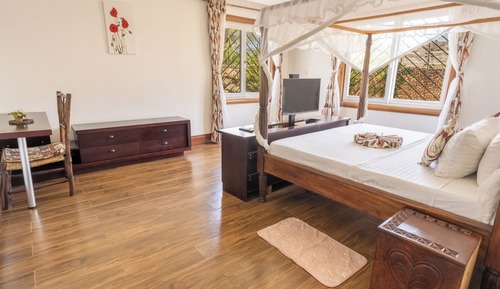 Five Bedroom Deluxe Villa