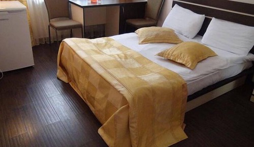 Habitación estándar con 1 cama doble o 2 individuales