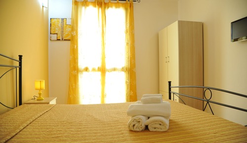 Apartamento económico, 2 habitaciones, baño privado
