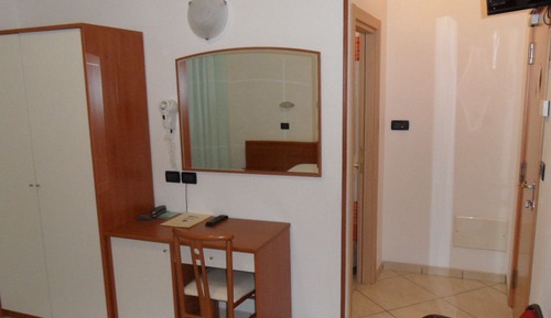 Habitación superior con 1 cama doble o 2 individuales