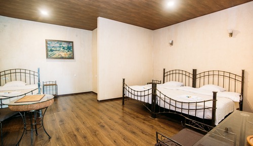 Habitación triple estándar, balcón