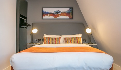 Estudio Confort, 1 cama de matrimonio grande, cocina básica, vistas a la ciudad