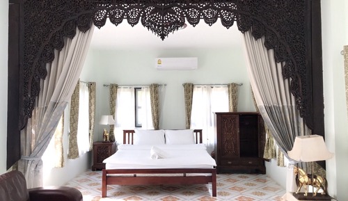 Grand Pool Villa