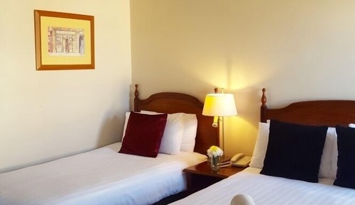 Habitación clásica con 2 camas individuales