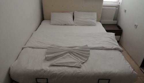 Habitación estándar con 1 cama doble o 2 individuales, 1 habitación