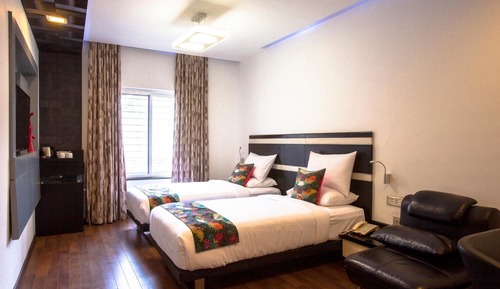 Habitación básica con 1 cama doble o 2 individuales, 2 camas individuales