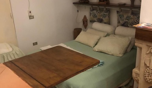 Estudio económico, 1 habitación, cocina básica, vistas a la montaña
