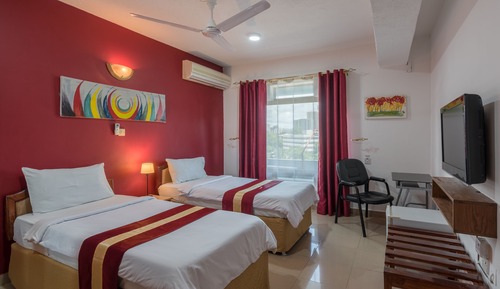Habitación estándar con 1 cama doble o 2 individuales, no fumadores