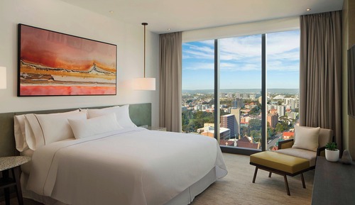 Suite Club, 1 cama de matrimonio grande, vistas a la ciudad