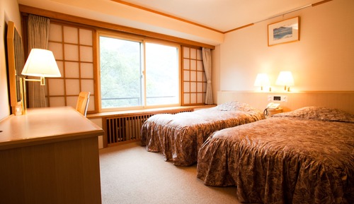 Habitación (Japanese Western Style, Half Board)