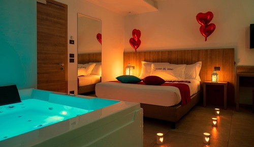 Suite junior, vistas al mar (Lovers, Jacuzzi)
