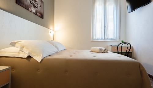 Habitación estándar con 1 cama doble o 2 individuales