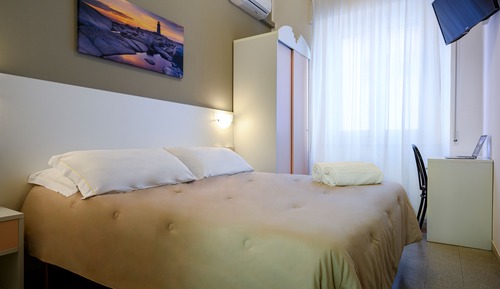 Habitación económica con 1 cama doble o 2 individuales