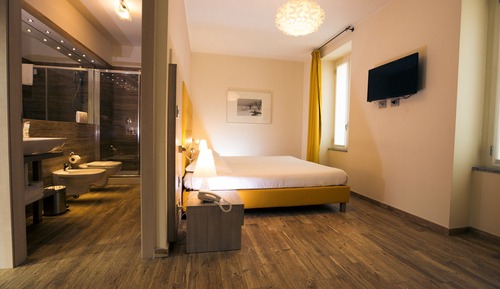 Habitación estándar con 1 cama doble o 2 individuales, no fumadores, vistas a la ciudad