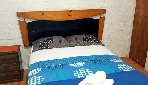 Habitación básica doble, baño privado
