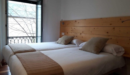 Habitación básica doble, balcón, junto a la playa