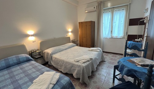 Habitación económica con 1 cama doble o 2 individuales
