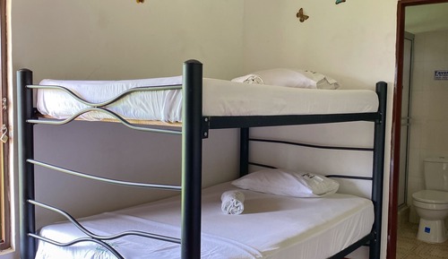Habitacion Familiar con bano privado