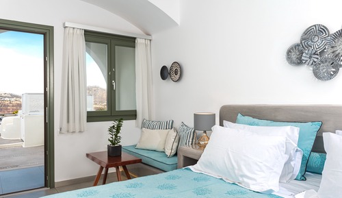 Senior Studio Suite, Heated Tub, Sea View