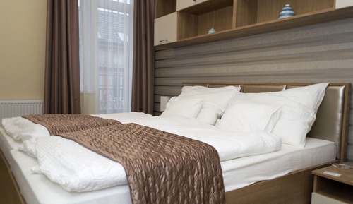 Habitación con 1 cama doble o 2 individuales, balcón