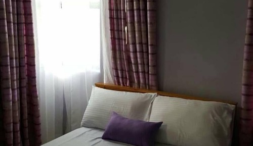 Room Good for 2