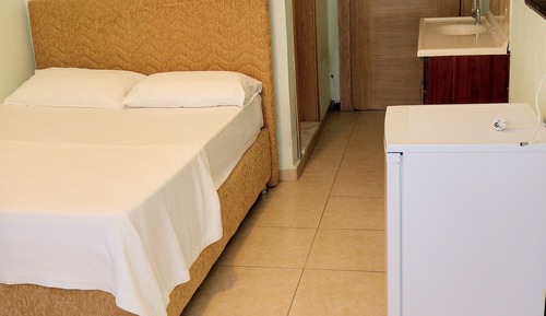 Habitación triple, vistas al jardín