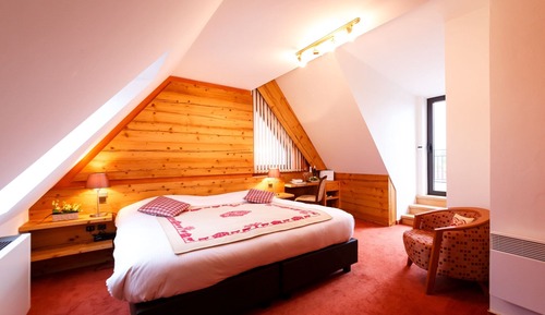 Habitación junior doble, 1 cama de matrimonio, balcón