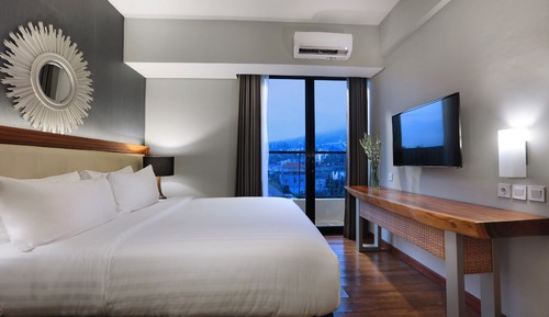 Suite (ASTON)