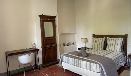 Habitación doble, baño privado (Papou)