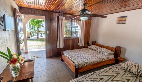 Habitación triple económica, varias camas, no fumadores, acceso a la piscina