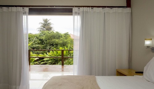 Habitación triple Deluxe, balcón, vistas al jardín