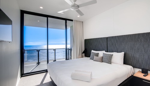 Apartamento, 3 habitaciones, vistas al mar, frente al mar