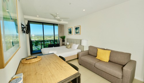 Estudio (Hotel with Hinterland View)