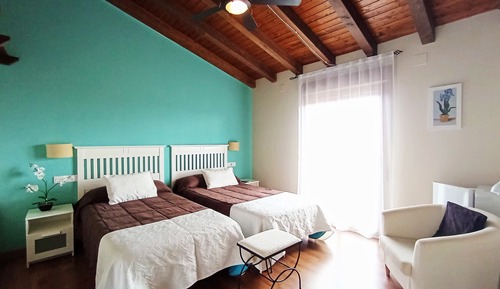 Habitación con 2 camas individuales