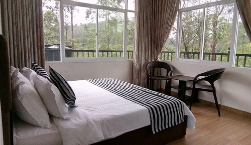 Habitación Deluxe doble, 1 cama de matrimonio grande, balcón, vistas a la montaña