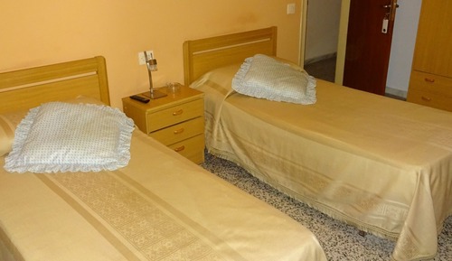 Basic Twin Room with shared bathroom